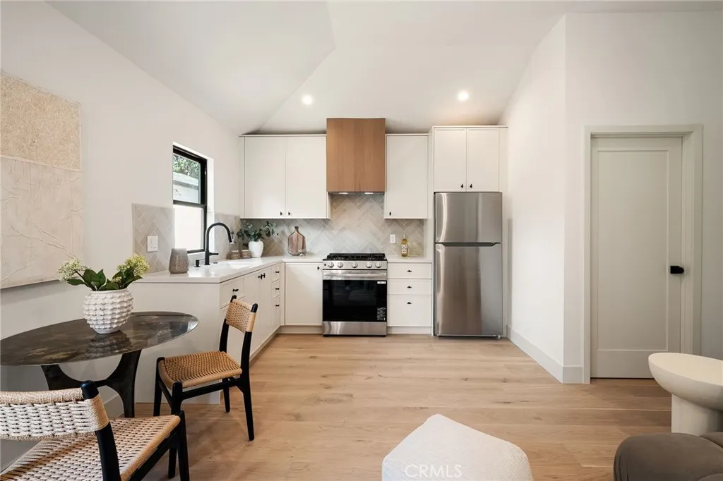 Additional image 90 of 5444 Morella Ave, Valley Village, CA 91607