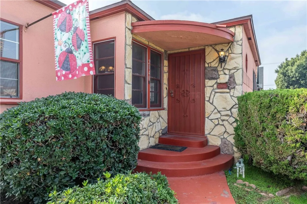 Additional image 4 of 2040 W 82nd Street, Los Angeles, CA 90047