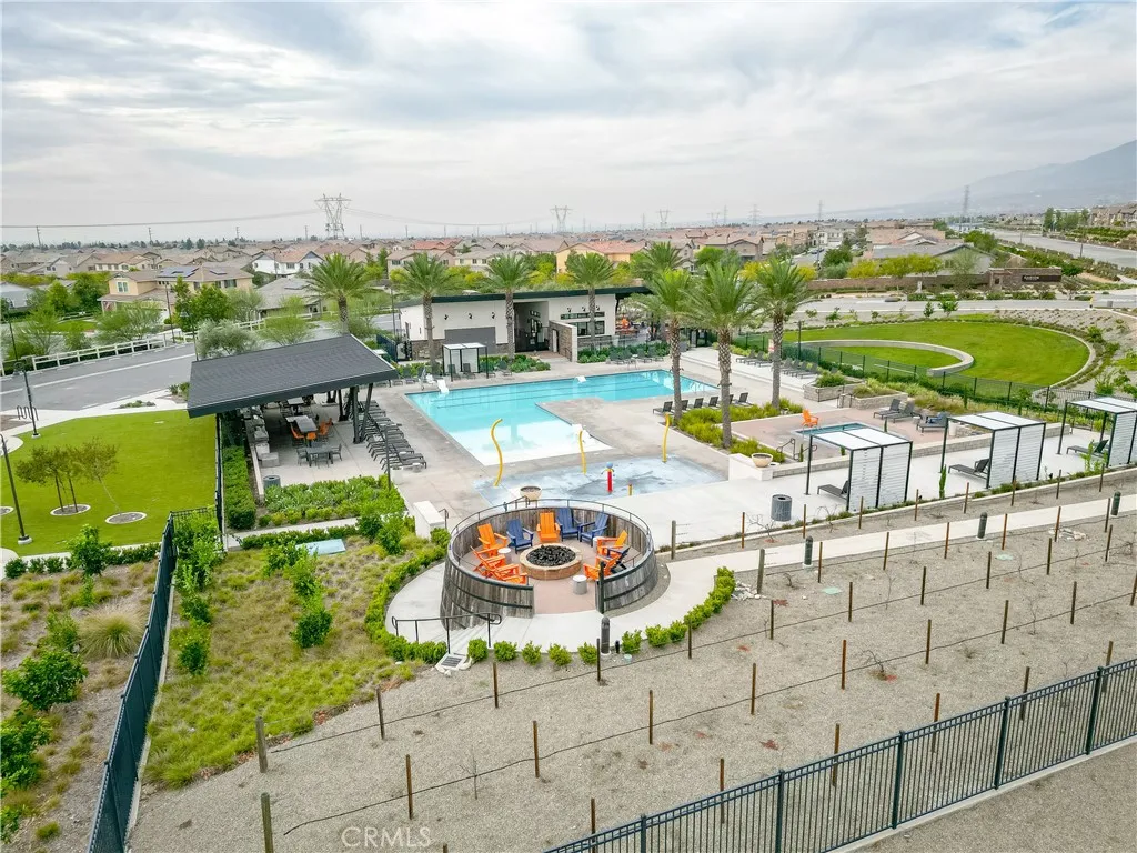 Additional image 47 of 16540 Wyndham Lane Unit 10, Fontana, CA 92336