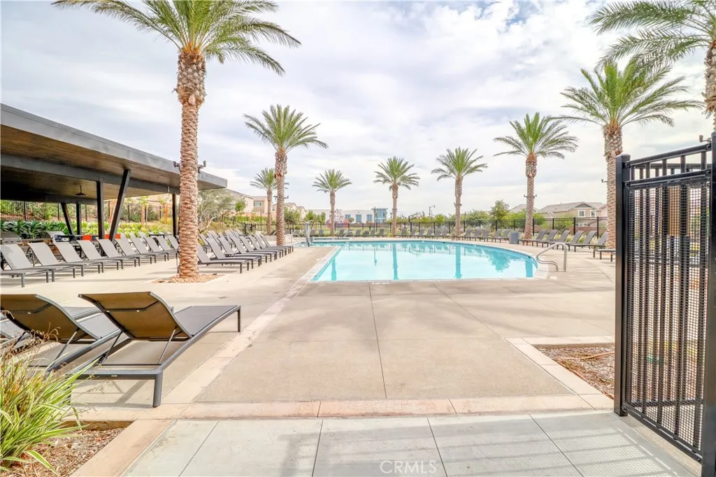 Additional image 34 of 16540 Wyndham Lane Unit 10, Fontana, CA 92336