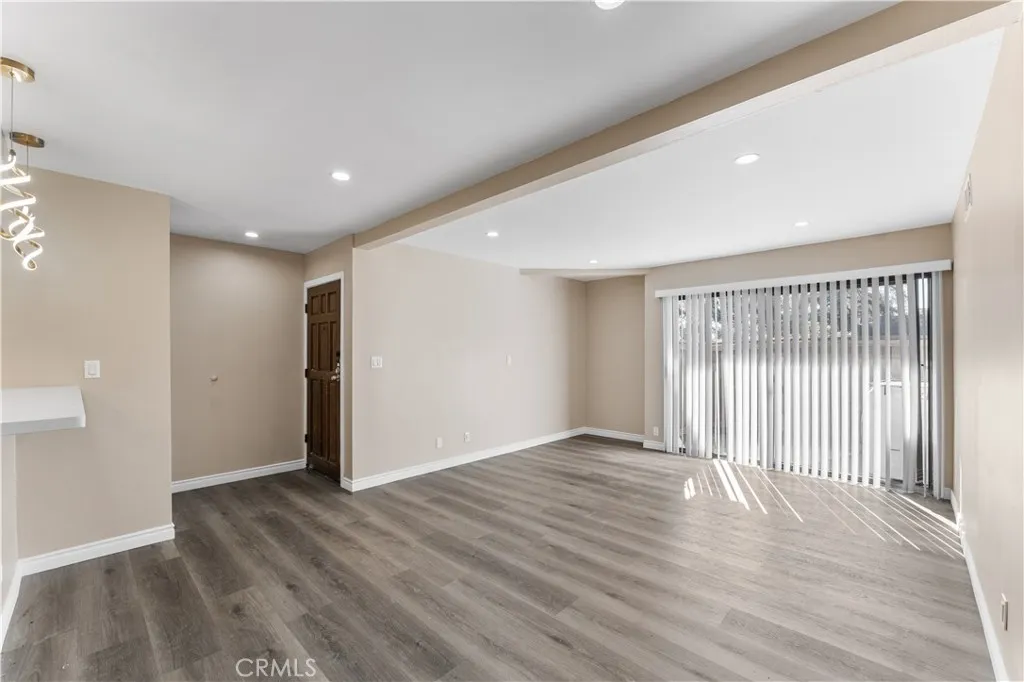 Additional image 70 of 15511 Sherman Way Unit 1, Van Nuys, CA 91406