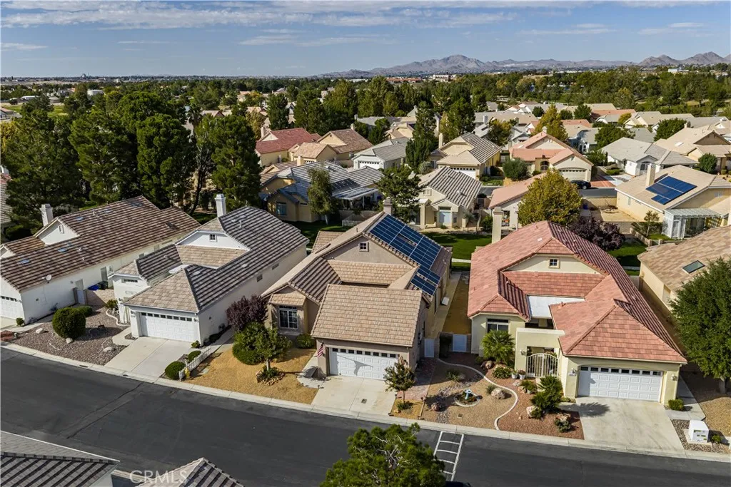 19598 Rolling Green, Apple Valley, CA 92308