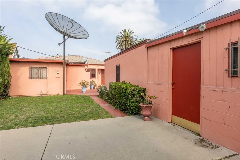 Additional image 106 of 2040 W 82nd Street, Los Angeles, CA 90047