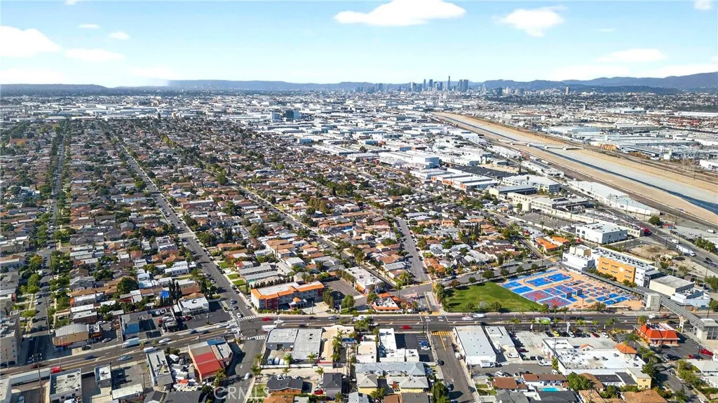 5559 Atlantic, Maywood, CA 90270