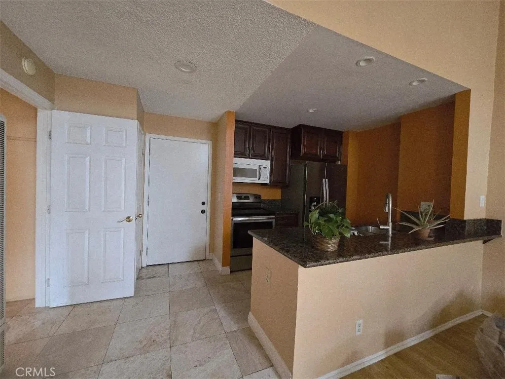 Additional image 3 of 832 Coriander Drive Unit E, Torrance, CA 90502