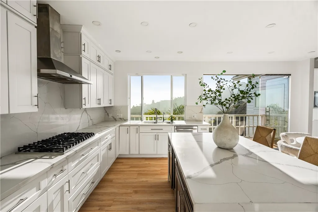 Additional image 16 of 2019 Sunset Plaza Drive, Los Angeles, CA 90069