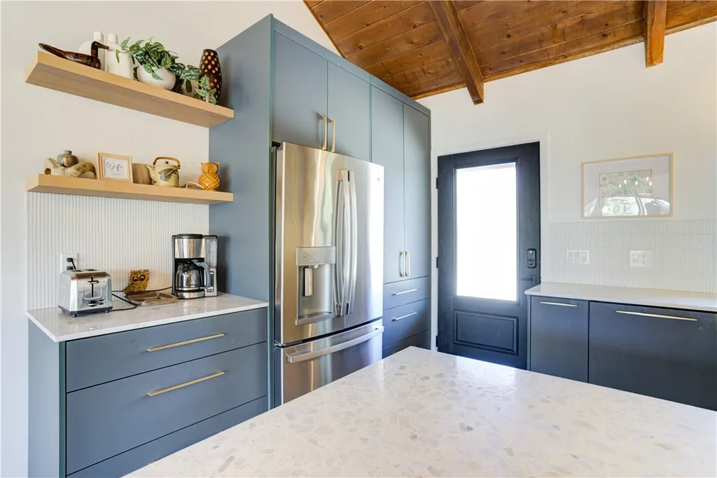 Additional image 6 of 1032 Grass Valley Rd, Lake Arrowhead, CA 92352