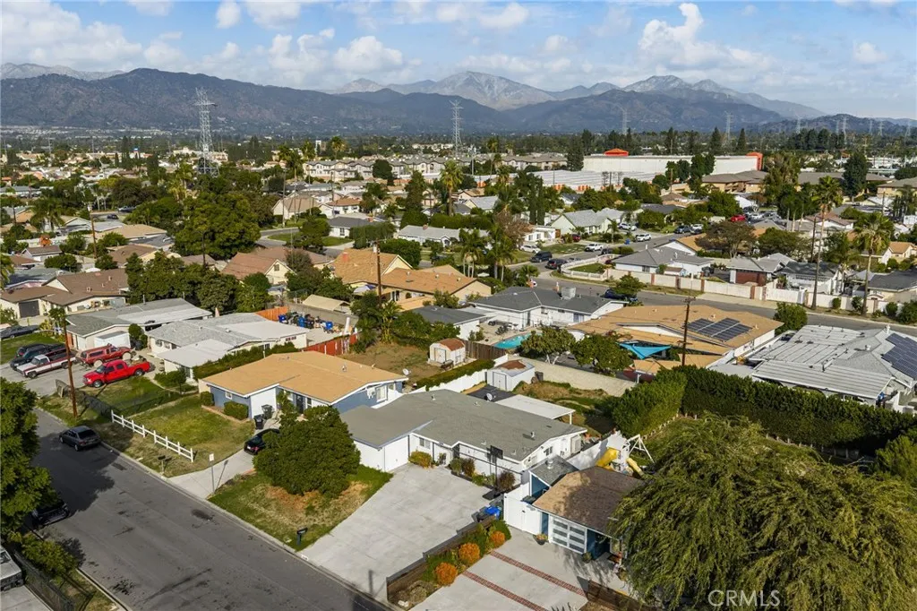 5208 N Leaf Ave, Azusa, CA 91702