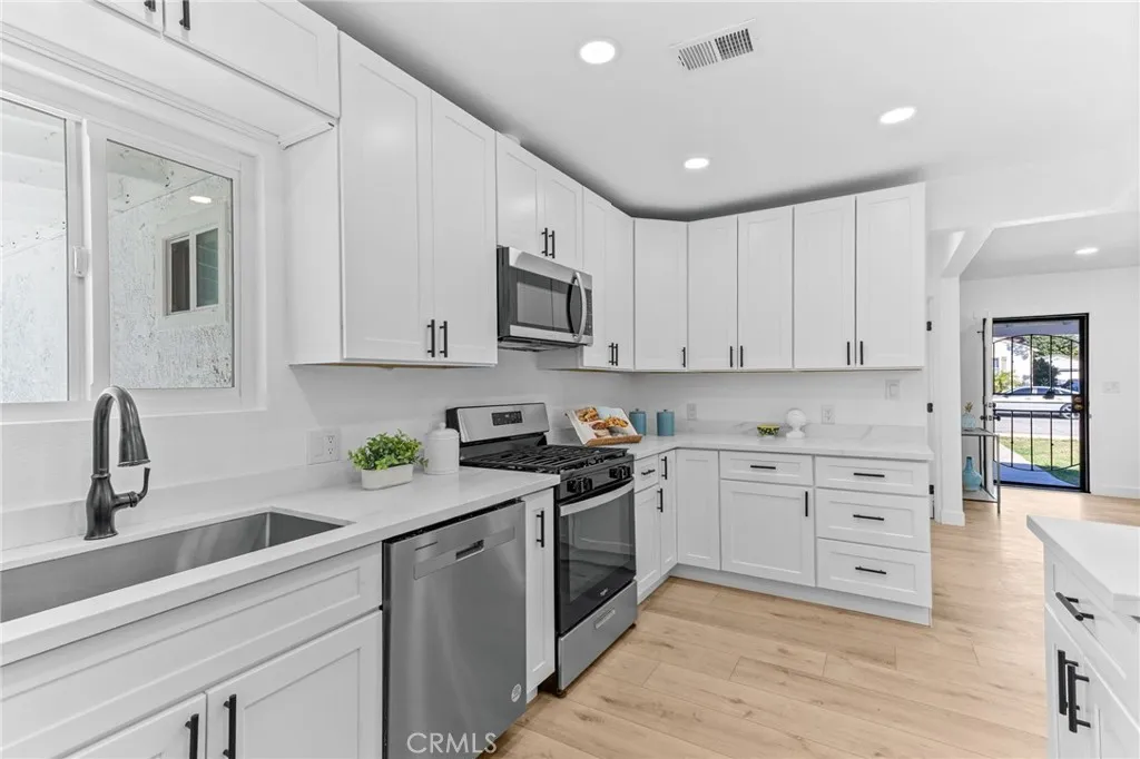 Additional image 8 of 268 W Willow St, Pomona, CA 91768