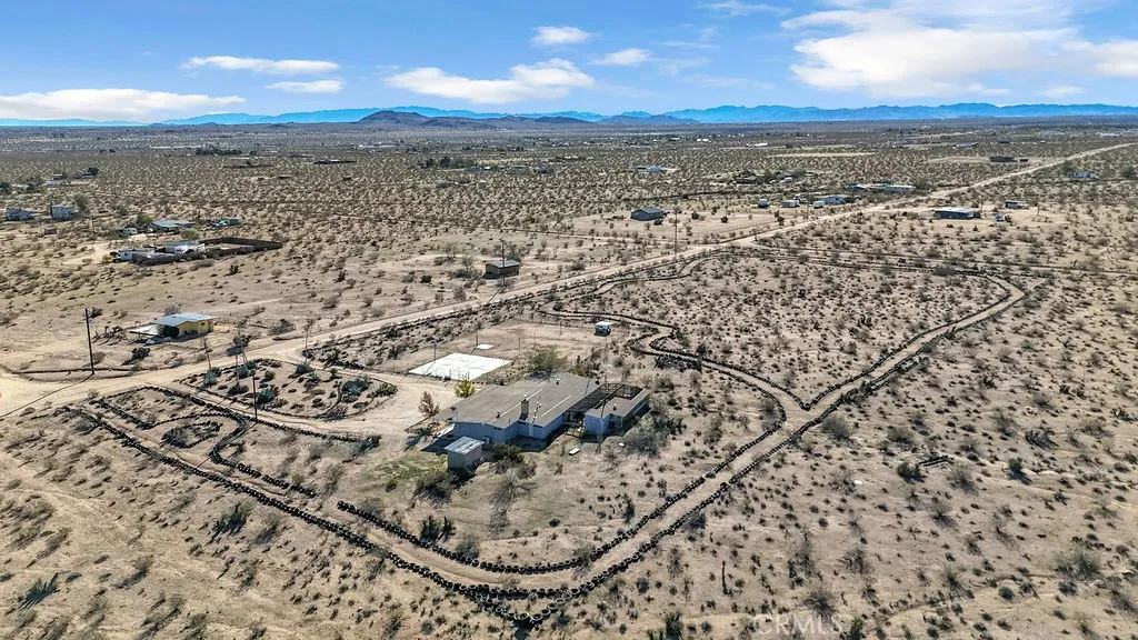 Additional image 104 of 1998 Cambria Avenue, Landers, CA 92285