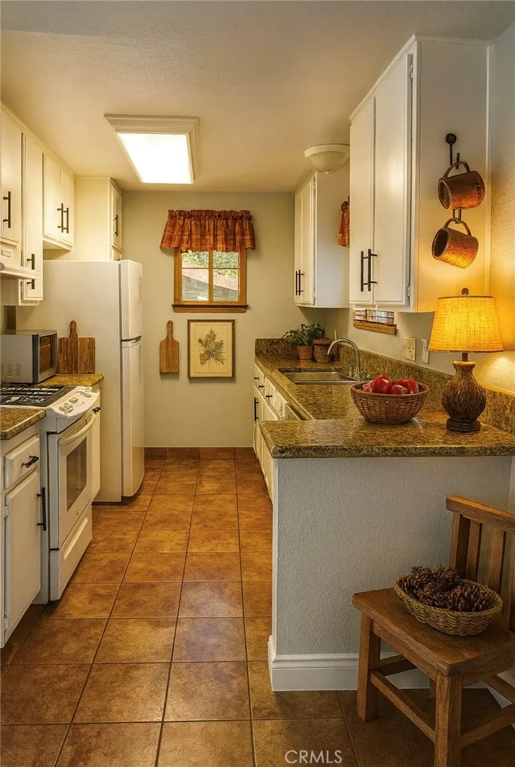 Additional image 6 of 313 Canyon Crest Ln, Lake Arrowhead, CA 92352