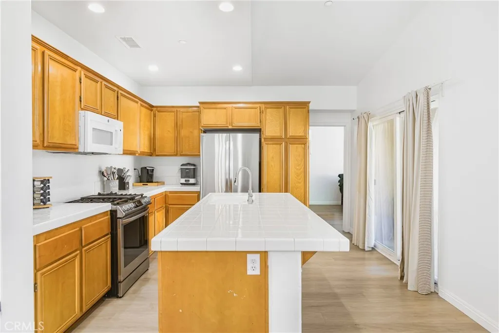 Additional image 9 of 27946 John F Kennedy Dr Unit A, Moreno Valley, CA 92555