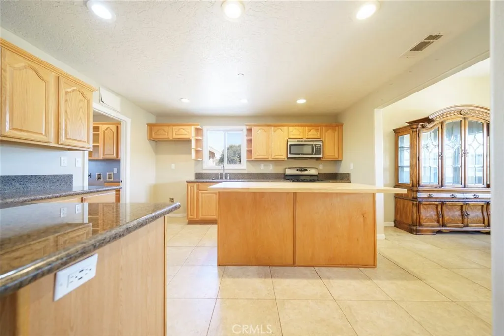 Additional image 60 of 5378 Bellflower Street, Oak Hills, CA 92344