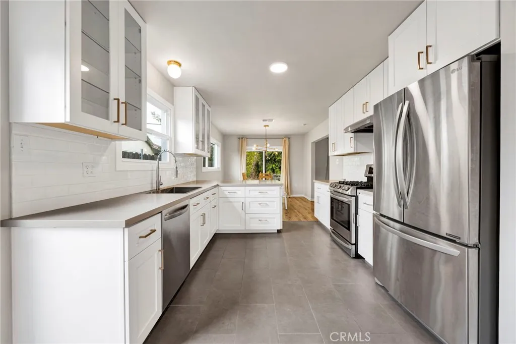 Additional image 10 of 14421 Cohasset Street, Van Nuys, CA 91405