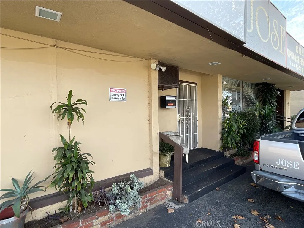 Additional image 11 of 1852 W 17th St, Santa Ana, CA 92706