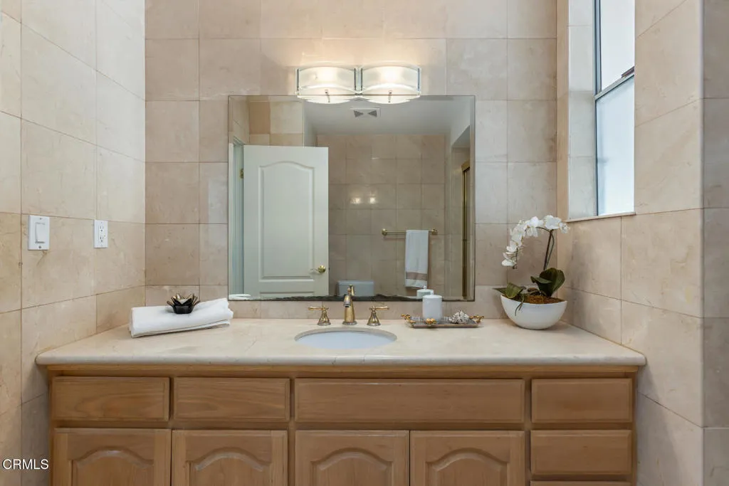 Additional image 121 of 4926 Crown Avenue, La Canada Flintridge, CA 91011