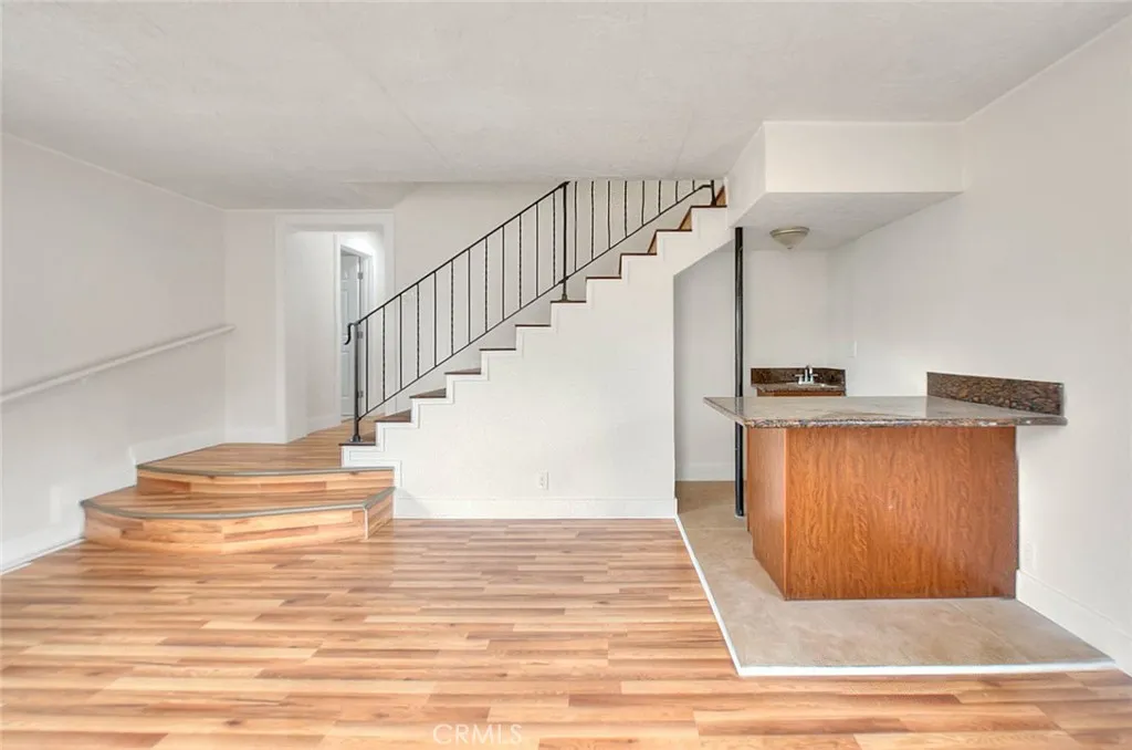 Additional image 34 of 547 W 106th St, Los Angeles, CA 90044