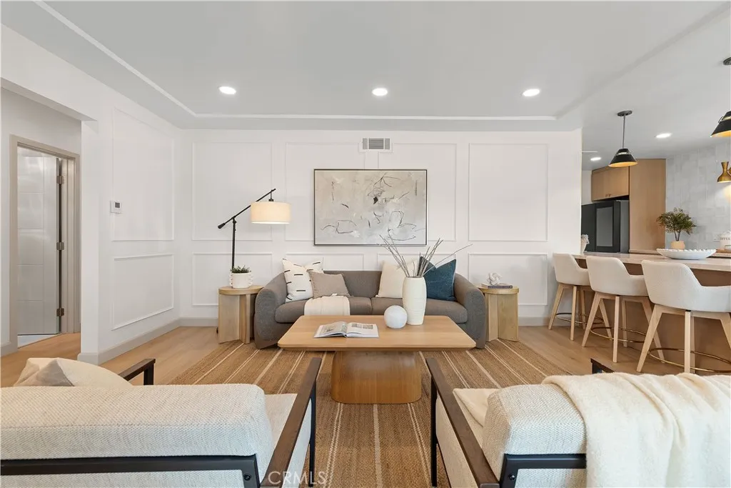 Additional image 2 of 925 W Autumn Dr, Anaheim, CA 92805