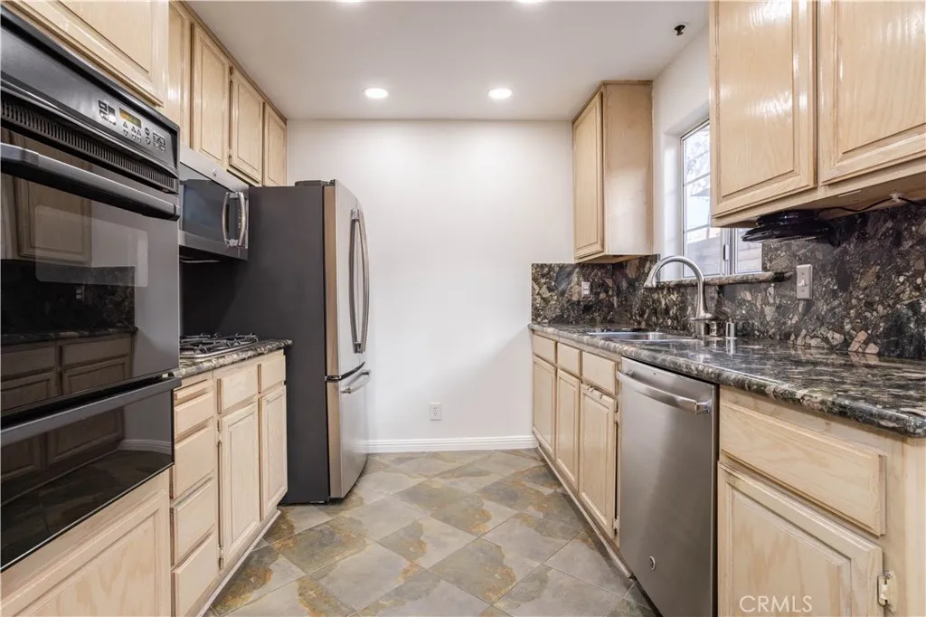 Additional image 10 of 5240 Vantage Avenue Unit 112, Valley Village, CA 91607