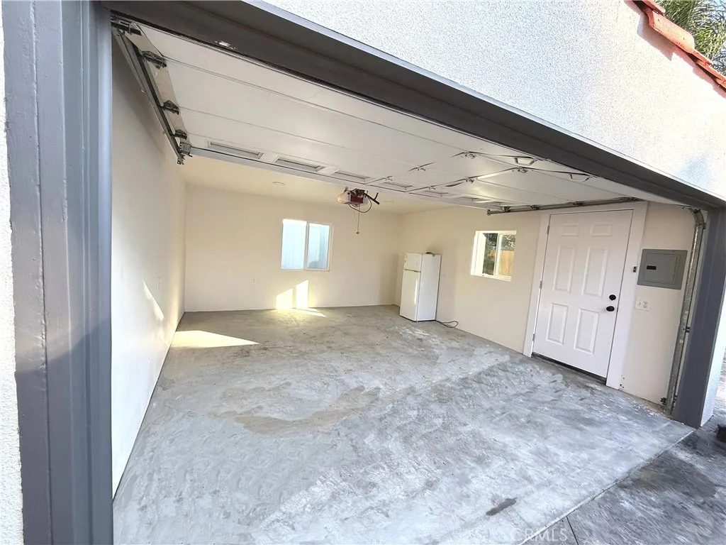 1207 S Van Ness Ave, Santa Ana, CA 92707