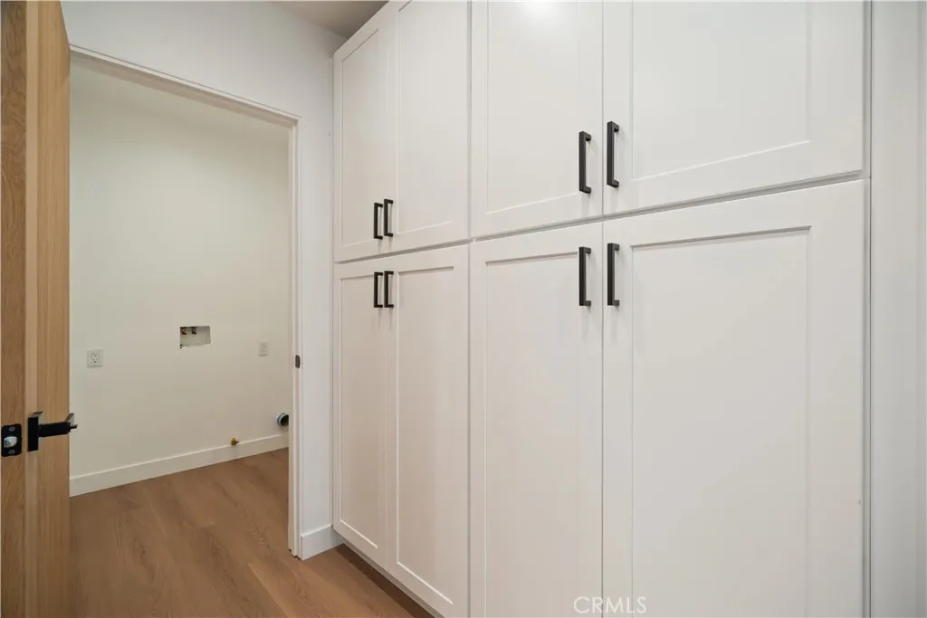 Additional image 16 of 6935 Jellico Avenue, Lake Balboa, CA 91406