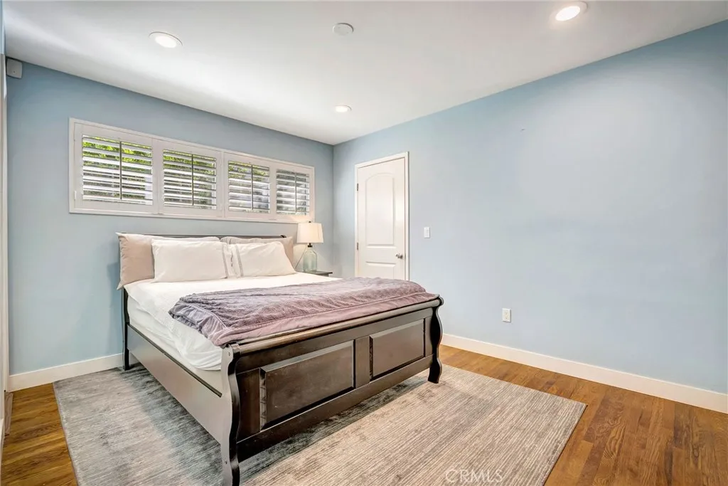 Additional image 71 of 17232 Elkwood St, Lake Balboa, CA 91406