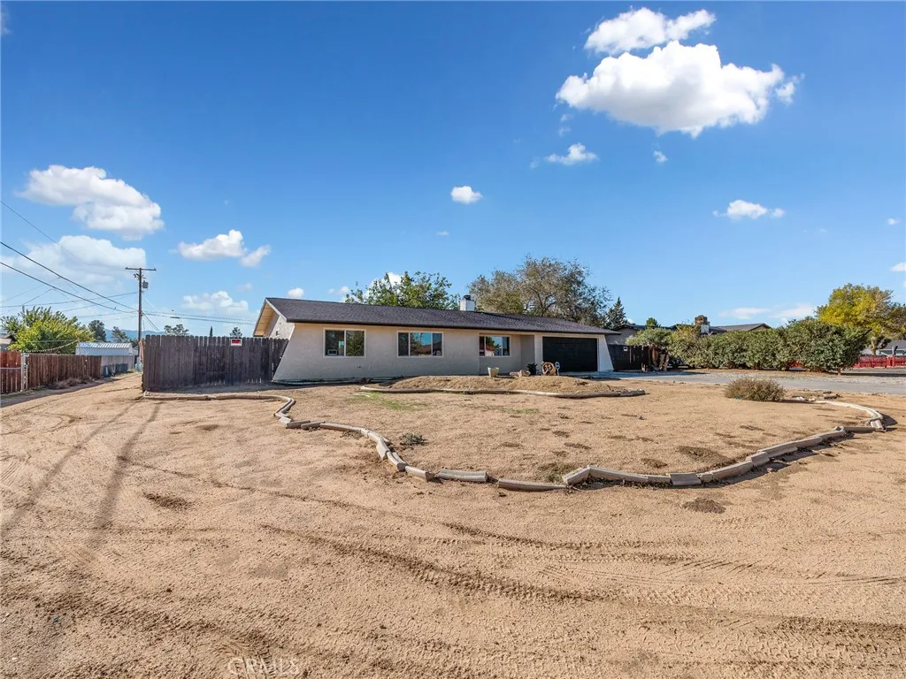 Additional image 4 of 21225 Lone Eagle Rd, Apple Valley, CA 92308