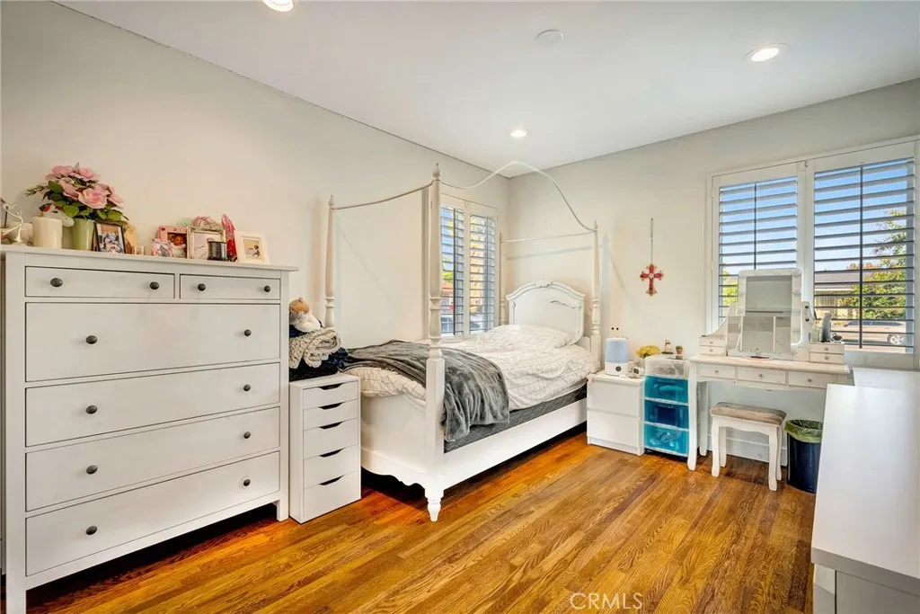 Additional image 31 of 17232 Elkwood St, Lake Balboa, CA 91406