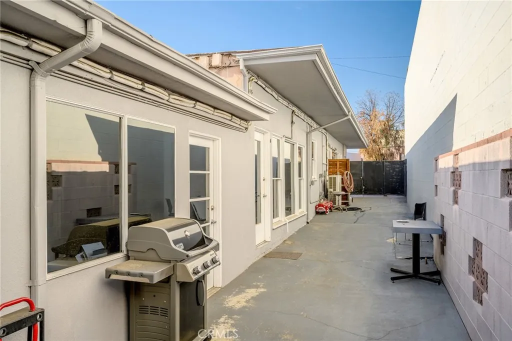 Additional image 74 of 2304 W Burbank Boulevard, Burbank, CA 91506