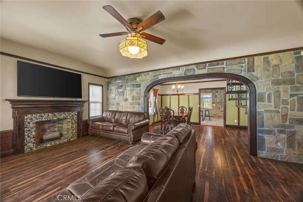 Additional image 6 of 122 E Rosewood Court, Ontario, CA 91764