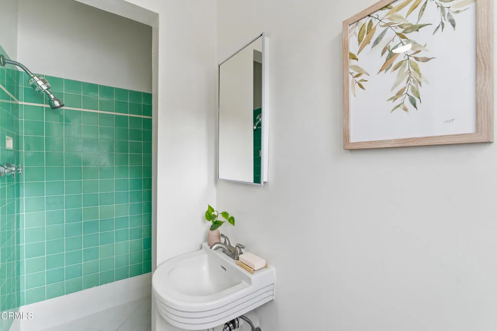 Additional image 30 of 4563 Loma Vista Drive, La Canada Flintridge, CA 91011