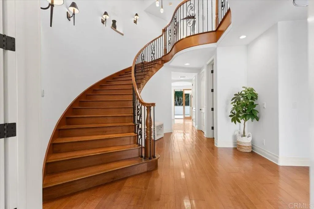 Additional image 9 of 1045 Van Nuys Street, San Diego, CA 92109