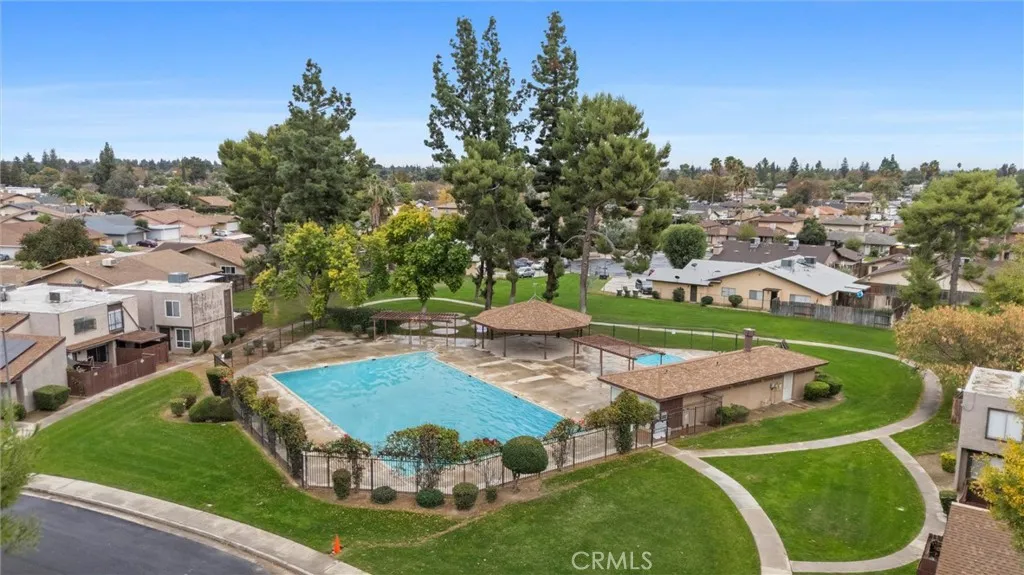 Additional image 33 of 5908 Almendra Court Unit C, Bakersfield, CA 93309