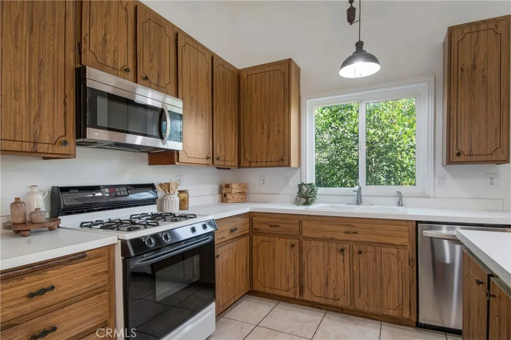 Additional image 12 of 10716 Hollenbeck Dr, Riverside, CA 92505