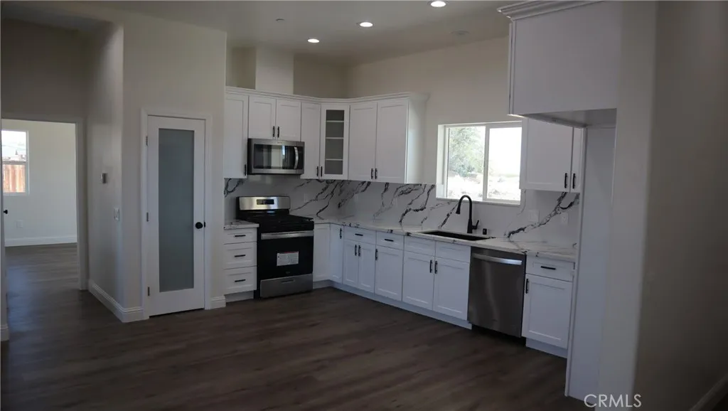 Additional image 27 of 10408 Peach Avenue, California City, CA 93505