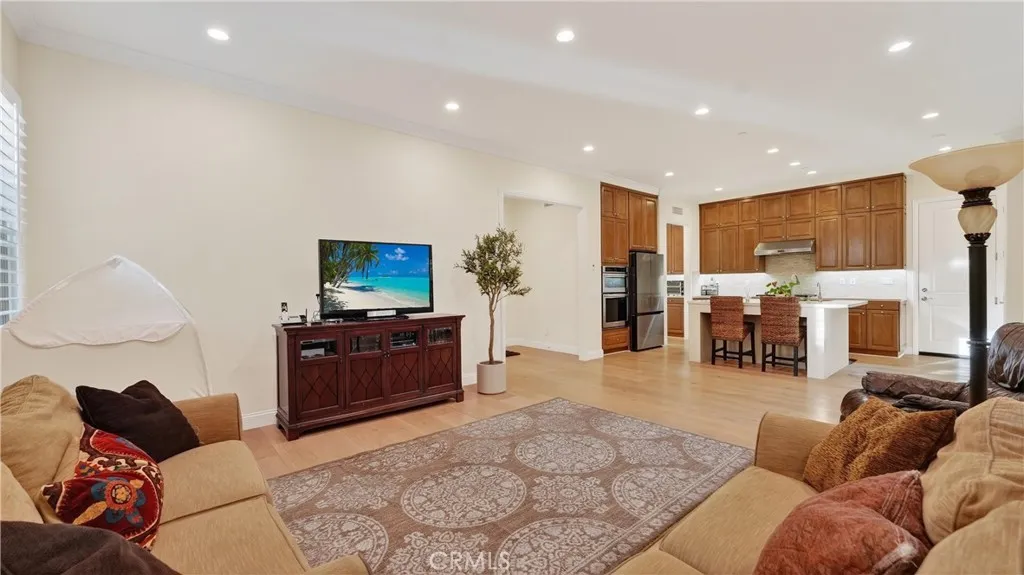 Additional image 5 of 72 Honeyflower, Irvine, CA 92620