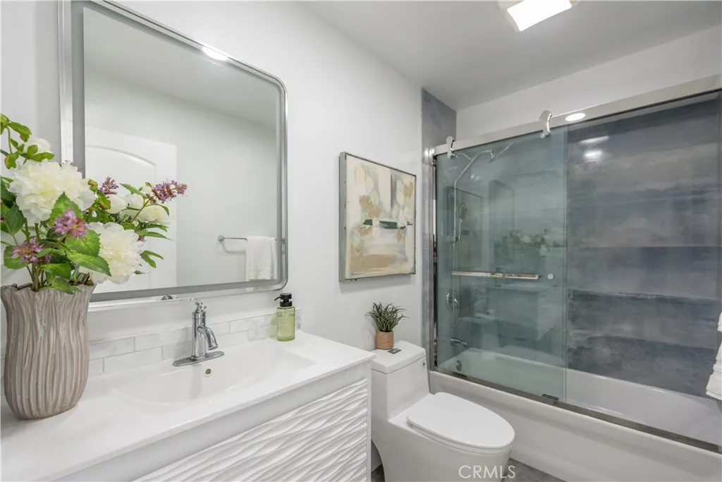 Additional image 43 of 39 Cape Cod, Irvine, CA 92620