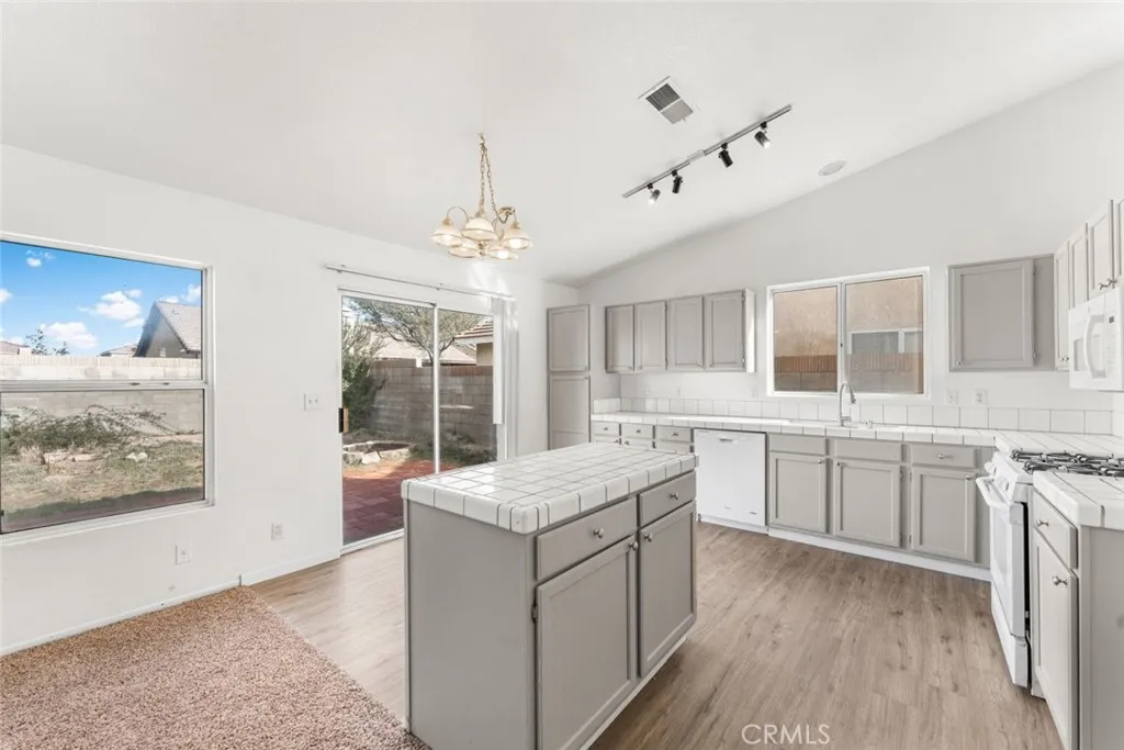 Additional image 51 of 3719 Cedarwood Court, Rosamond, CA 93560