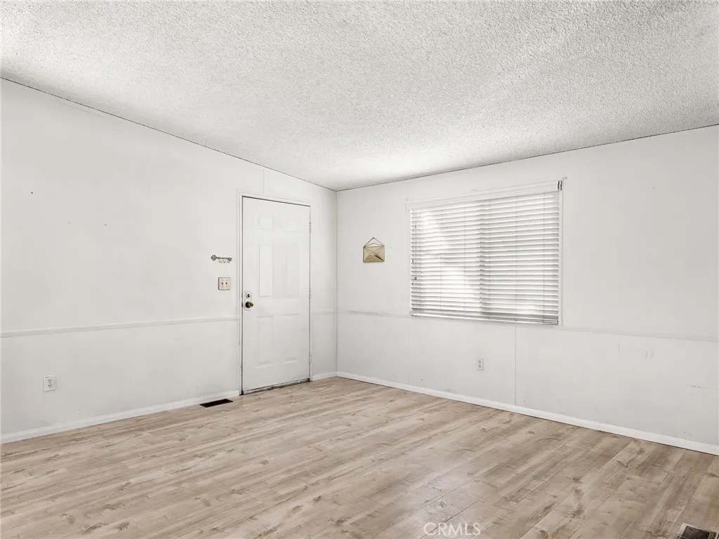 Additional image 35 of 22020 Nisqually Rd Unit 11, Apple Valley, CA 92308