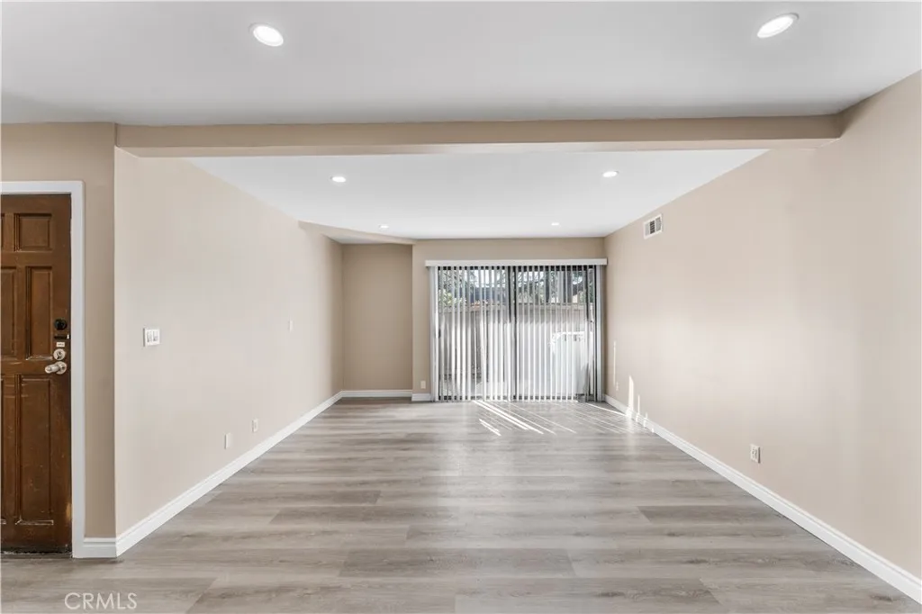 Additional image 25 of 15511 Sherman Way Unit 1, Van Nuys, CA 91406