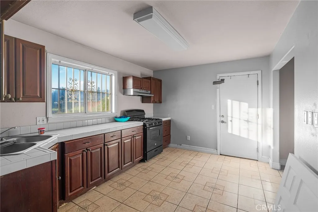 Additional image 6 of 9258 Pepper St, Fontana, CA 92335