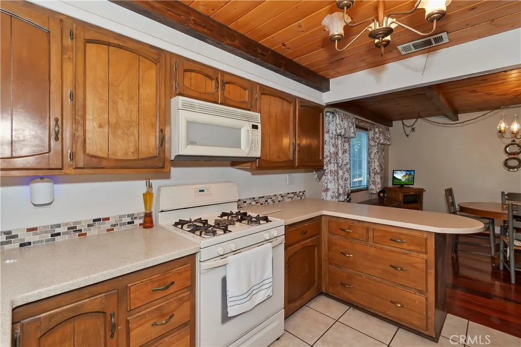 Additional image 47 of 30580 Live Oak Dr, Running Springs, CA 92382