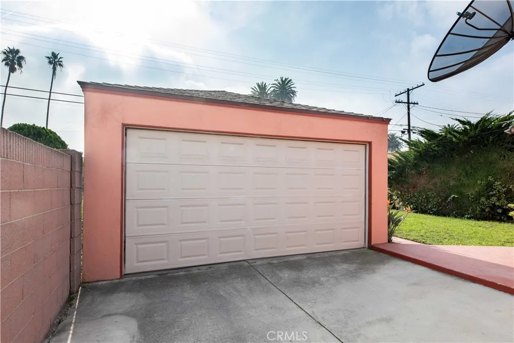 Additional image 91 of 2040 W 82nd Street, Los Angeles, CA 90047