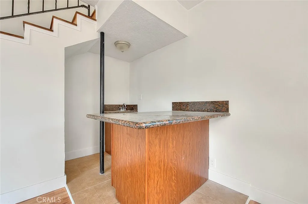 Additional image 108 of 547 W 106th St, Los Angeles, CA 90044