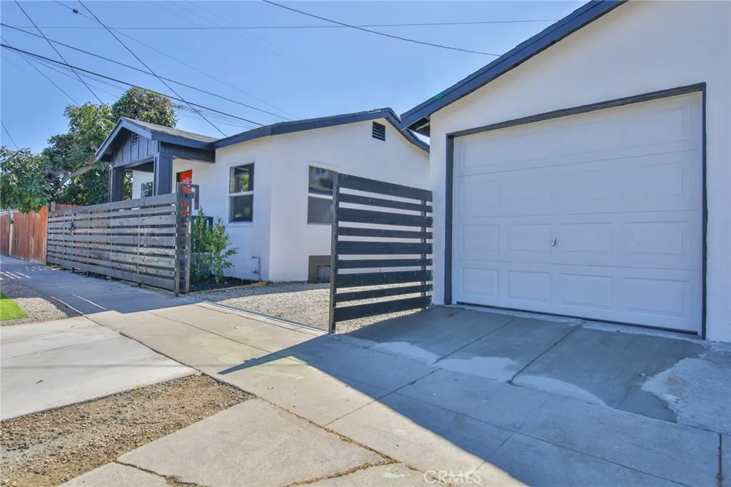 Additional image 40 of 10955 S Spring Street, Los Angeles, CA 90061