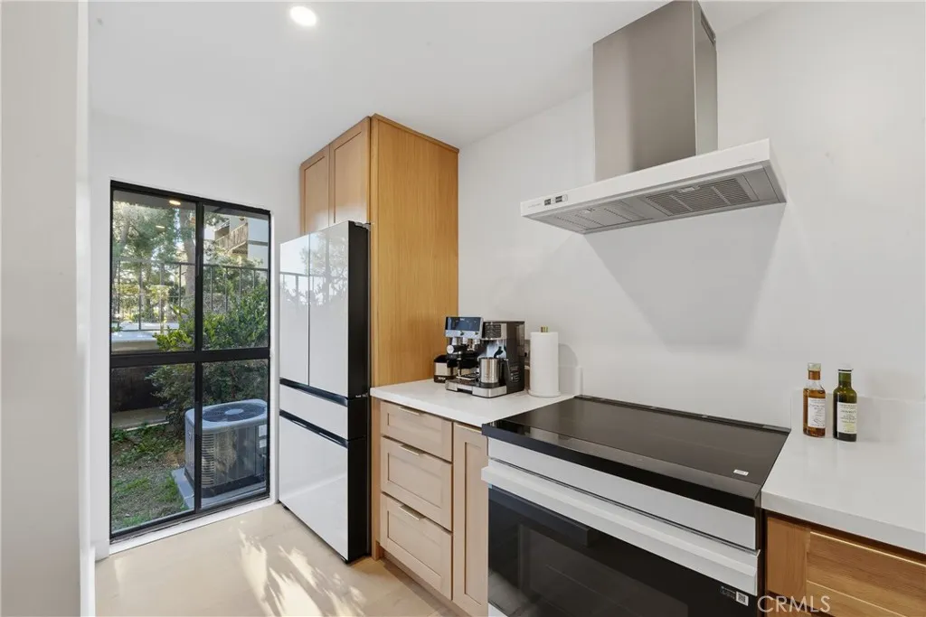 Additional image 46 of 8103 Marina Pacifica Dr N, Long Beach, CA 90803