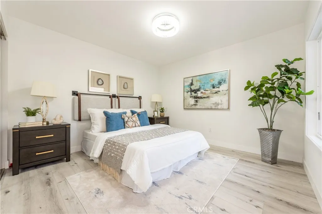 Additional image 41 of 39 Cape Cod, Irvine, CA 92620