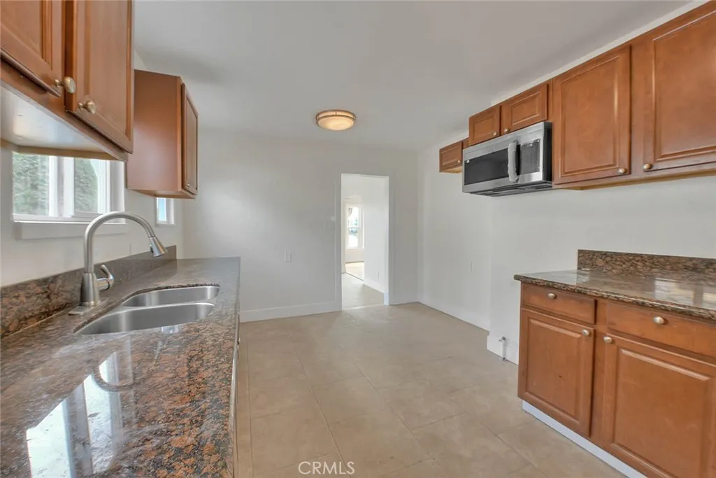 Additional image 44 of 547 W 106th St, Los Angeles, CA 90044