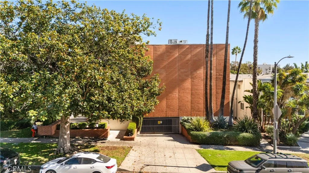 Additional image 41 of 1550 N Laurel Avenue N Unit 203, Los Angeles, CA 90046
