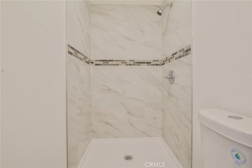 Additional image 20 of 10955 S Spring Street, Los Angeles, CA 90061